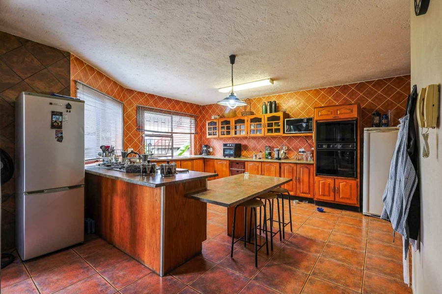 4 Bedroom Property for Sale in Hartbeespoort North West